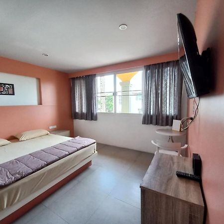 Hotel In Phuket House Exterior foto